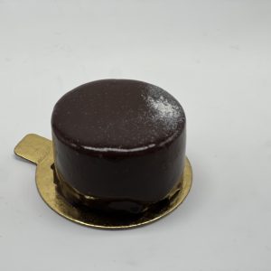 pastel chocolate intenso corazón de vainilla